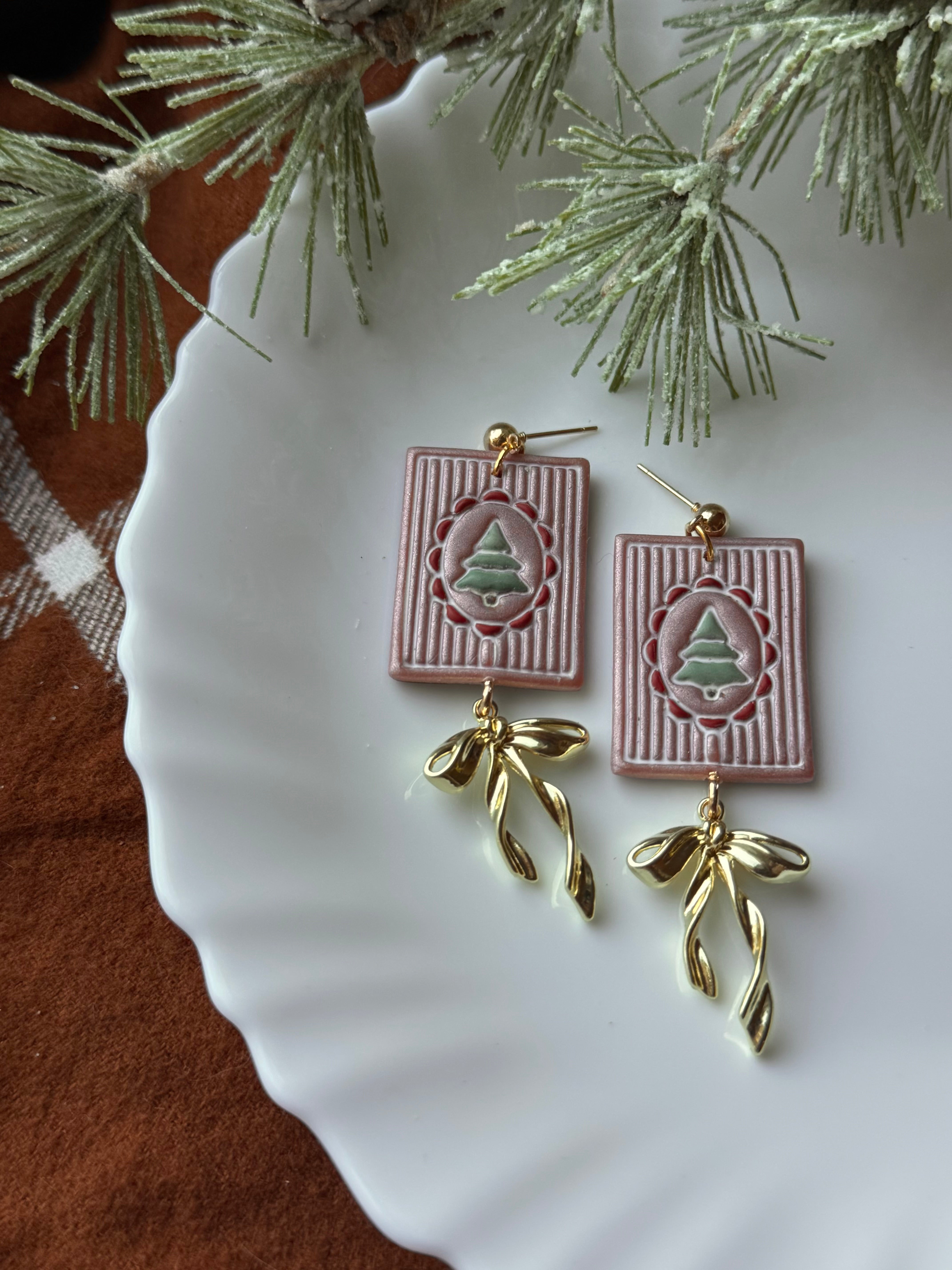 Pine and Ribbon, in Pink