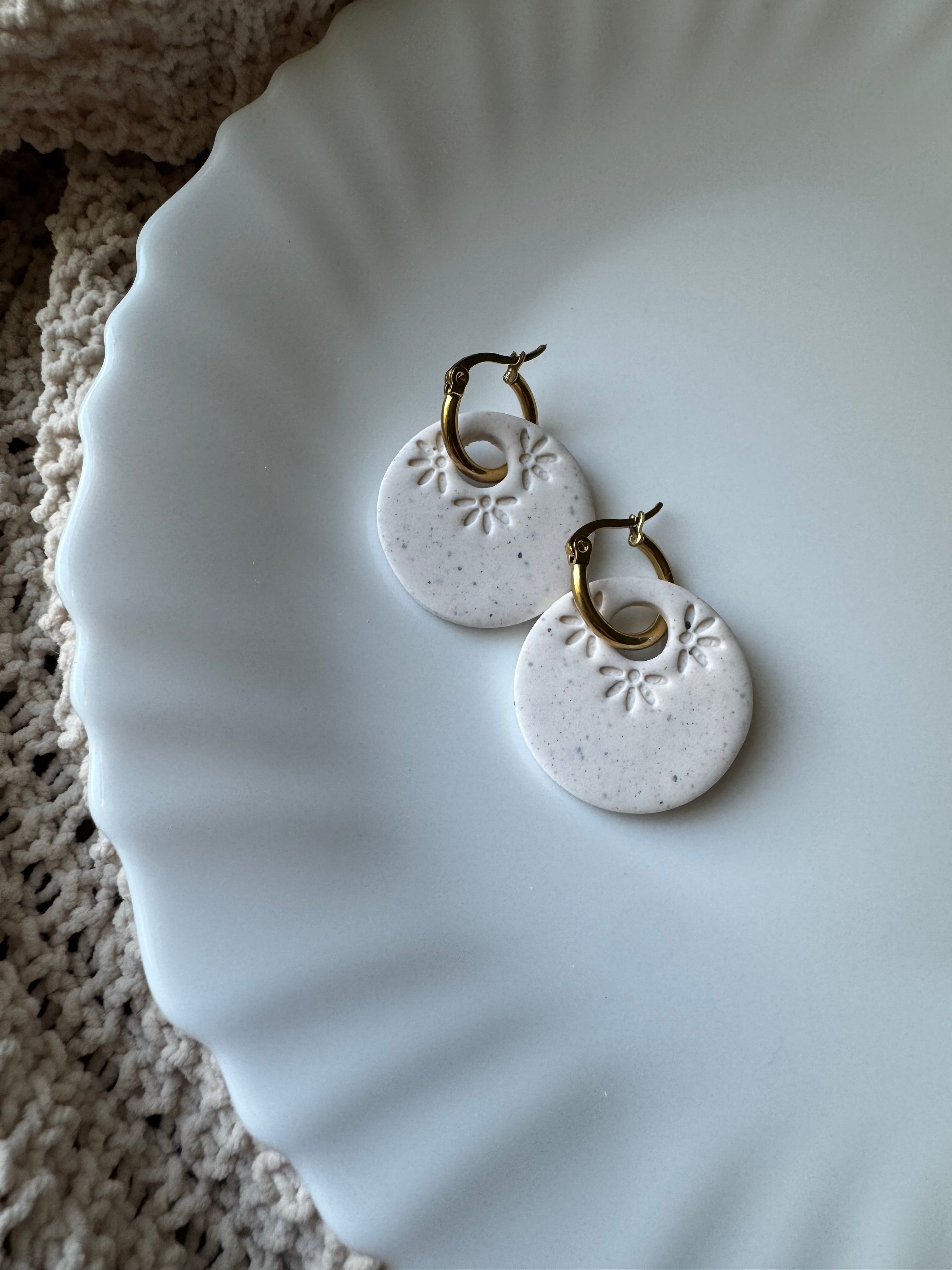 Hazel, in Ivory