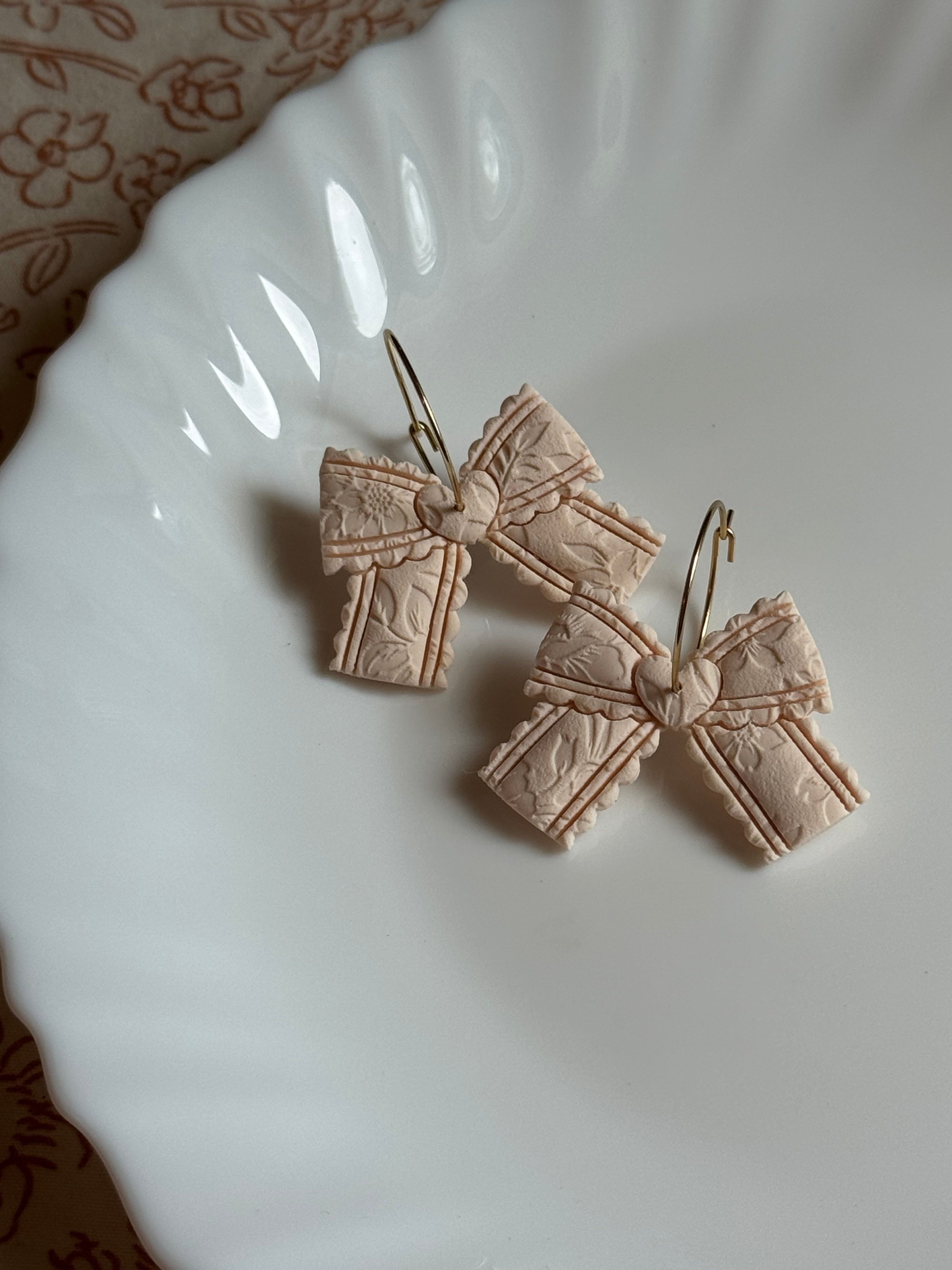Lace Bows